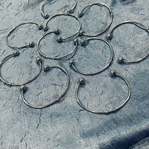 Elegant Silver Tone Women's Bangles